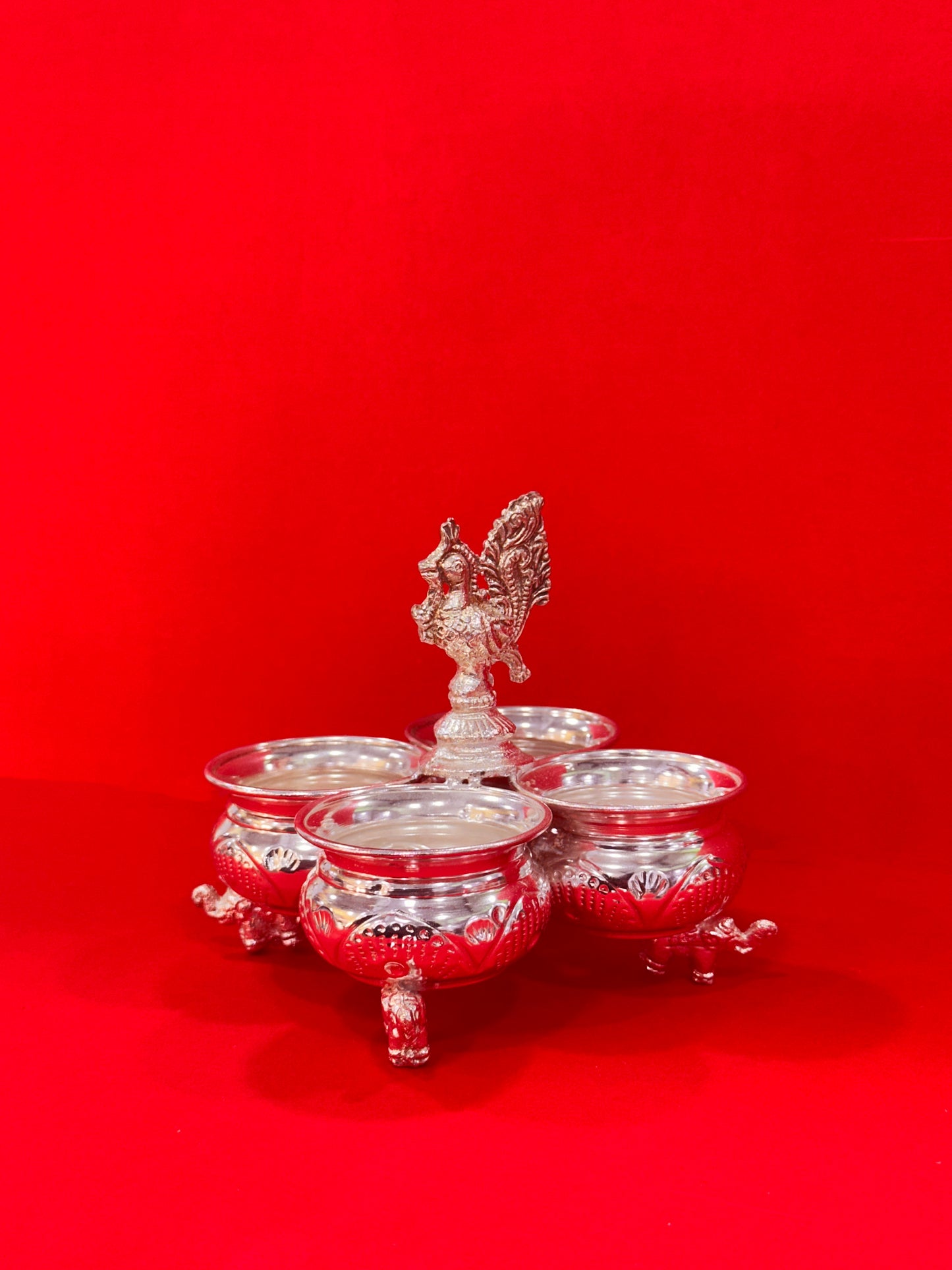 CHANDANAM KINNAM